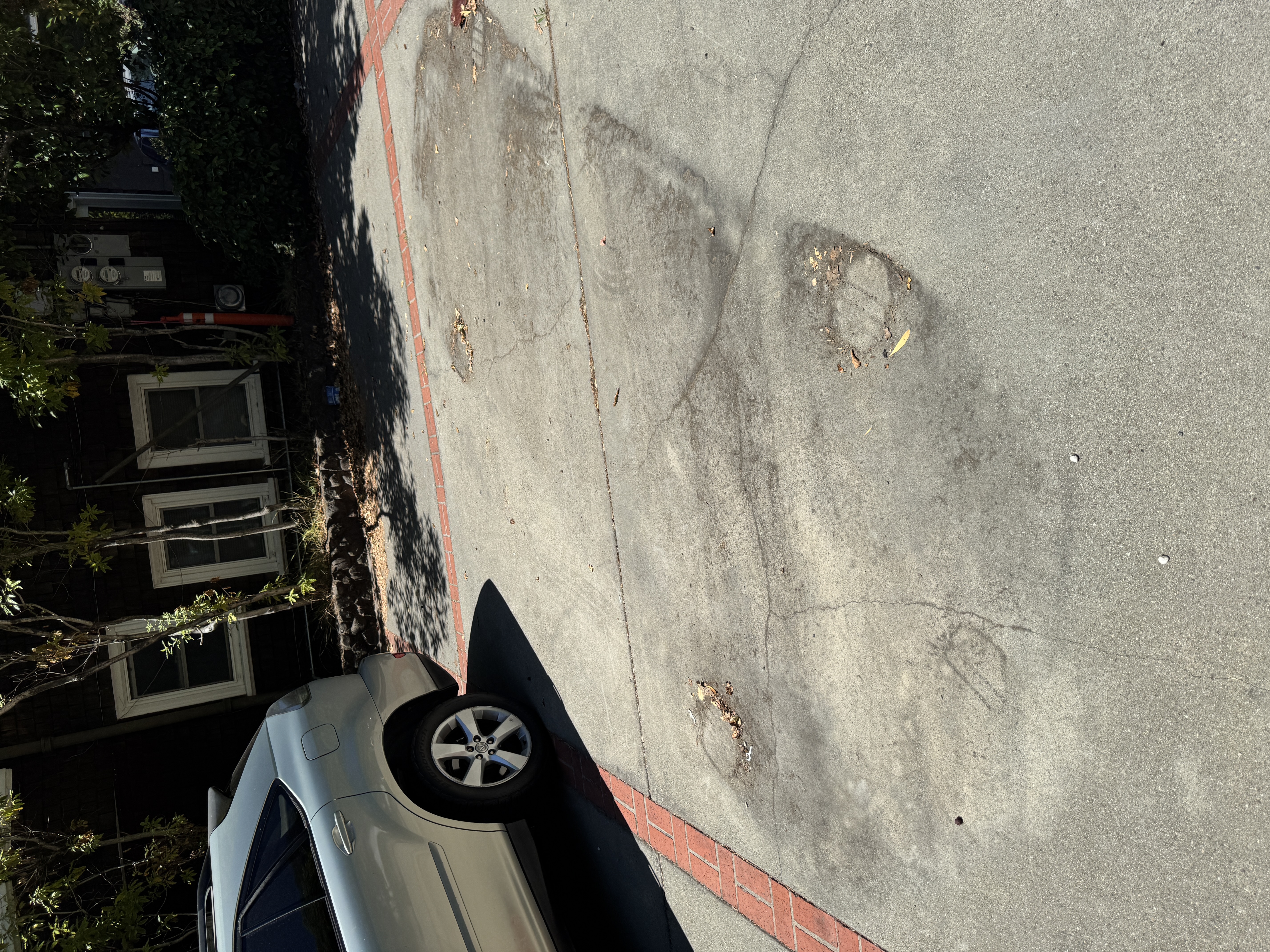 Outside/Driveway, photo 2